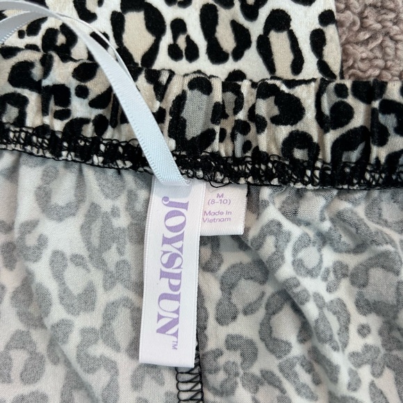 Joyspun Animal Print Women’s PJ Set w Pockets

Size M - Picture 13 of 13